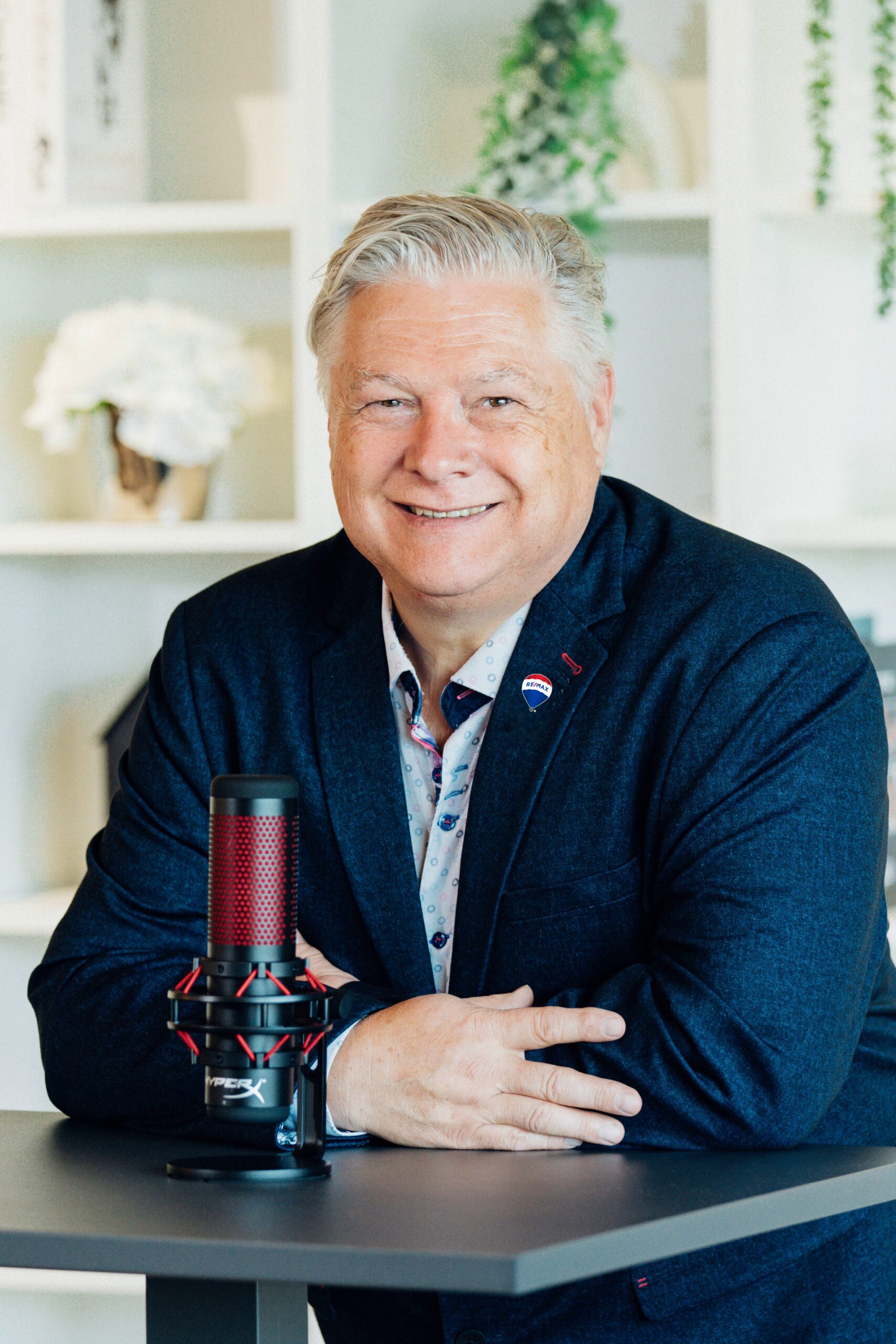 Alain St-Jean avec micro HyperX - Podcast RPAaVendre.com